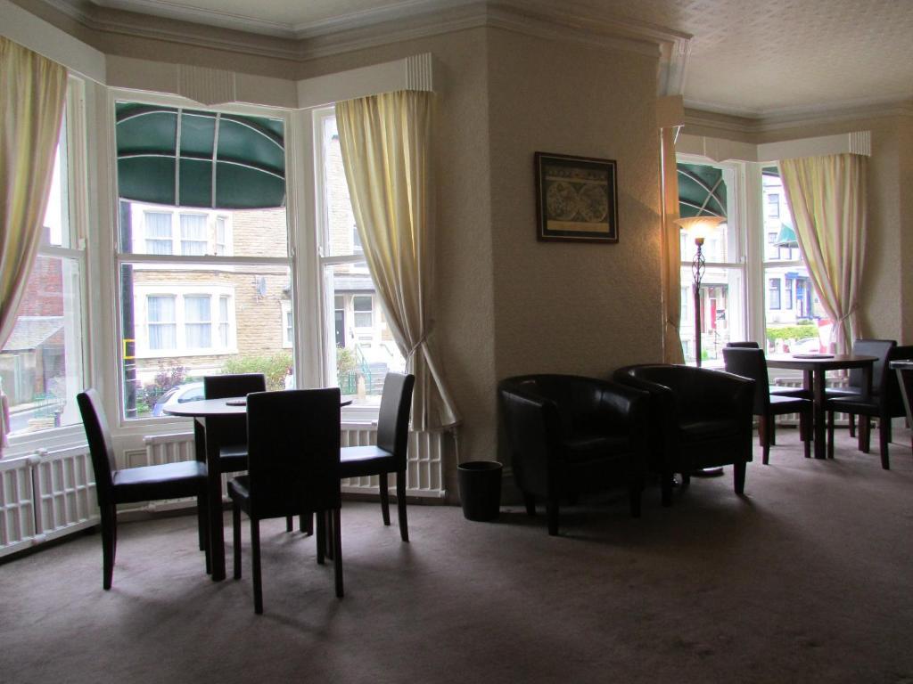 The Sea Crest Hotel Моркамб Екстериор снимка